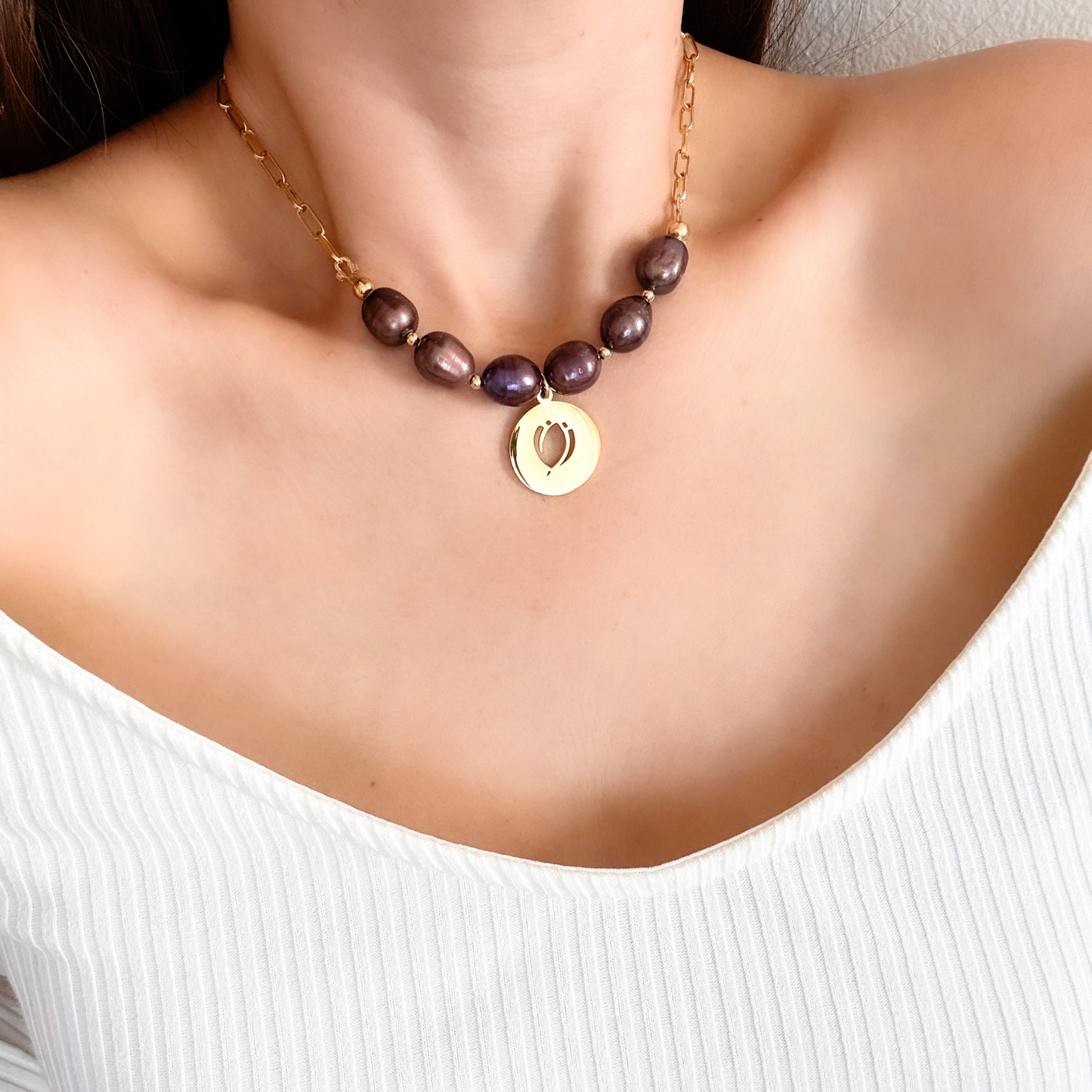 Black Pearl Tulip necklace