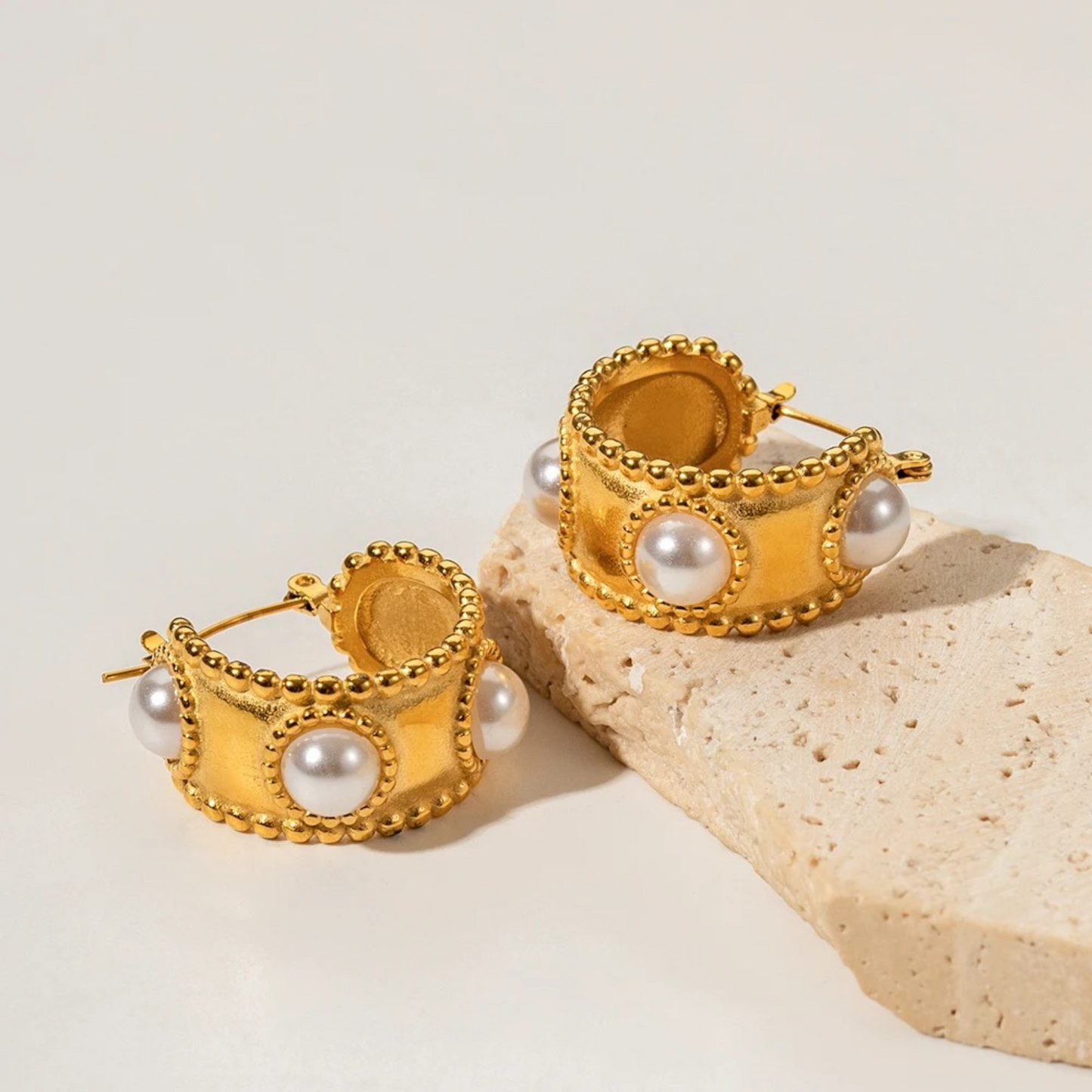 Perla hoops earrings